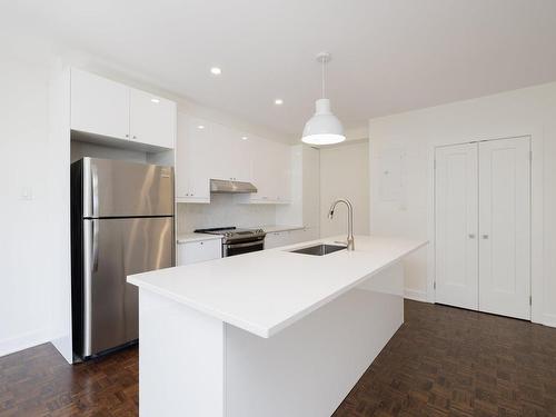 Cuisine - 414-4350 Rue Sherbrooke O., Westmount, QC - Indoor Photo Showing Kitchen With Upgraded Kitchen