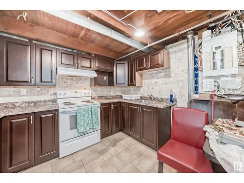 13511 127 St Nw, Edmonton, AB - Indoor Photo Showing Kitchen