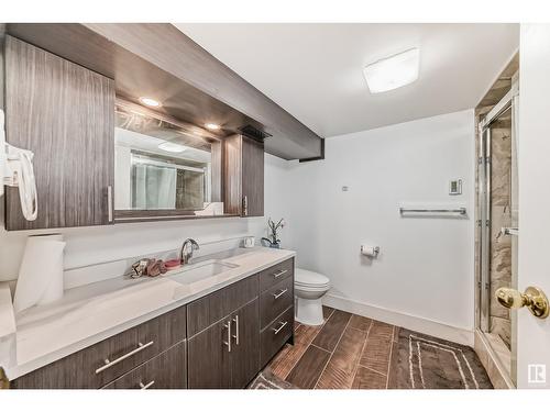 13511 127 St Nw, Edmonton, AB - Indoor Photo Showing Bathroom