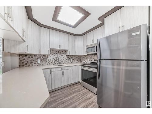 13511 127 St Nw, Edmonton, AB - Indoor Photo Showing Kitchen With Upgraded Kitchen