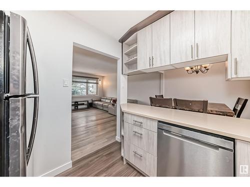 13511 127 St Nw, Edmonton, AB - Indoor Photo Showing Kitchen