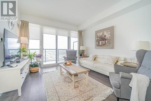 1808 - 85 Oneida Crescent, Richmond Hill, ON - Indoor Photo Showing Living Room