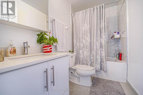 1808 - 85 Oneida Crescent, Richmond Hill, ON - Indoor Photo Showing Bathroom