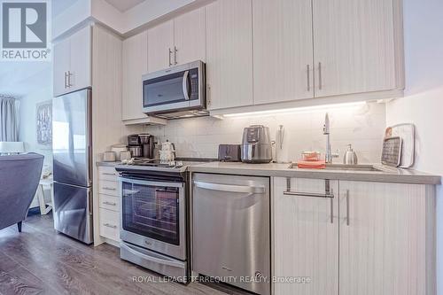 1808 - 85 Oneida Crescent, Richmond Hill, ON - Indoor Photo Showing Kitchen