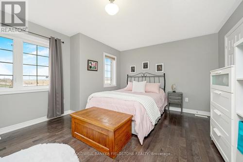 43 Jolana Crescent, Halton Hills, ON - Indoor Photo Showing Bedroom