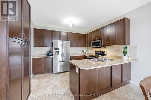 43 Jolana Crescent, Halton Hills, ON - Indoor Photo Showing Kitchen With Double Sink