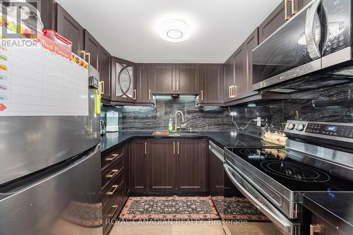 1102 - 25 Agnes Street, Mississauga, ON - Indoor Photo Showing Kitchen