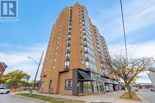 1102 - 25 Agnes Street, Mississauga, ON - Outdoor With Facade