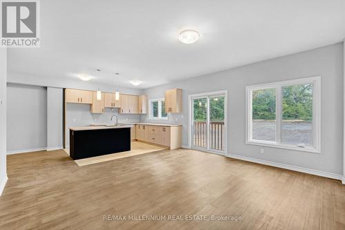 357 Gordon Avenue E, Fort Erie, ON - Indoor Photo Showing Kitchen