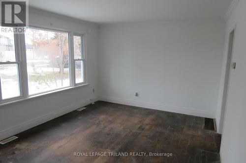 1223 Sunningdale Road E, London, ON - Indoor Photo Showing Other Room