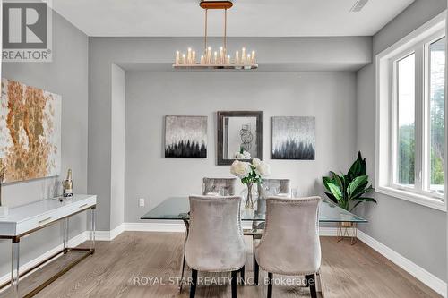 1372 Maple Road, Innisfil, ON - Indoor Photo Showing Dining Room