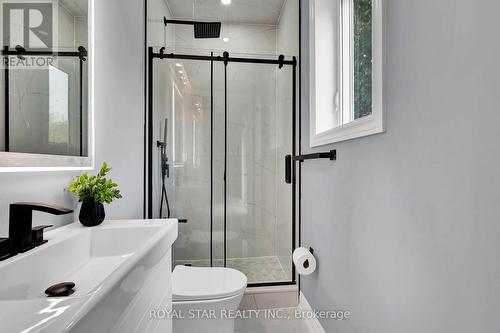 1372 Maple Road, Innisfil, ON - Indoor Photo Showing Bathroom