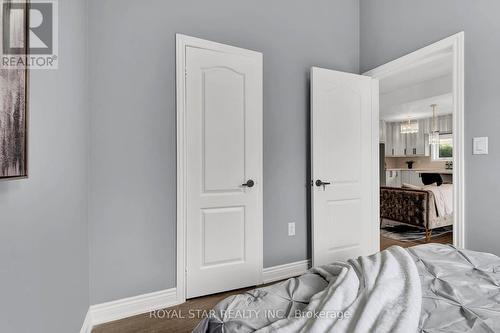 1372 Maple Road, Innisfil, ON - Indoor Photo Showing Bedroom