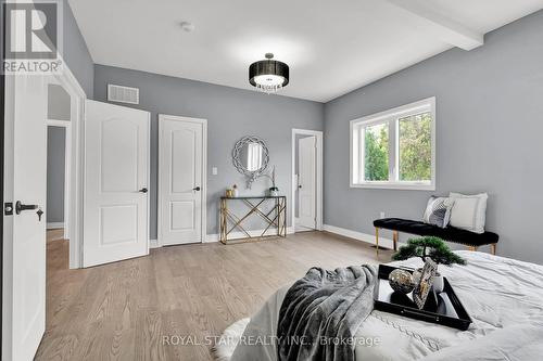 1372 Maple Road, Innisfil, ON - Indoor Photo Showing Bedroom