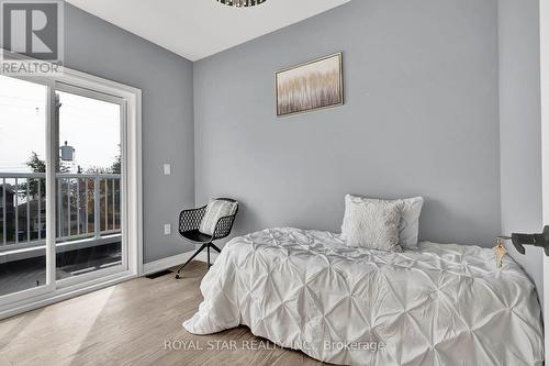 1372 Maple Road, Innisfil, ON - Indoor Photo Showing Bedroom