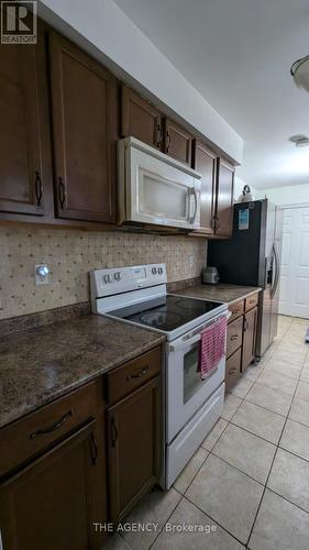 63 Somerset Drive, Brampton, ON - Indoor Photo Showing Kitchen