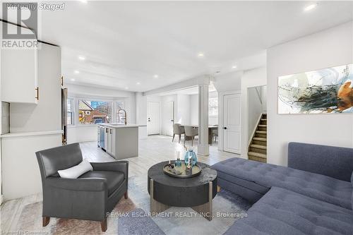 316 Houghton Avenue, Hamilton, ON - Indoor Photo Showing Living Room