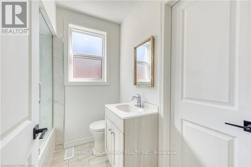 316 Houghton Avenue, Hamilton, ON - Indoor Photo Showing Bathroom