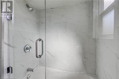 316 Houghton Avenue, Hamilton, ON - Indoor Photo Showing Bathroom