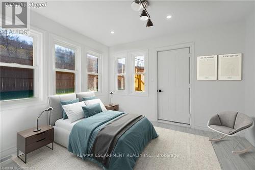 316 Houghton Avenue, Hamilton, ON - Indoor Photo Showing Bedroom