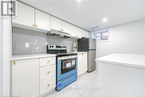 316 Houghton Avenue, Hamilton, ON - Indoor Photo Showing Kitchen