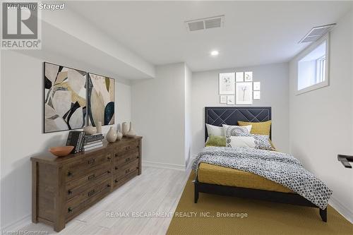 316 Houghton Avenue, Hamilton, ON - Indoor Photo Showing Bedroom