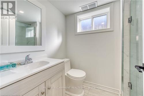 316 Houghton Avenue, Hamilton, ON - Indoor Photo Showing Bathroom