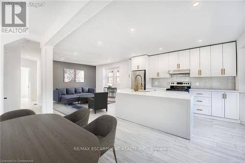 316 Houghton Avenue, Hamilton, ON - Indoor Photo Showing Kitchen