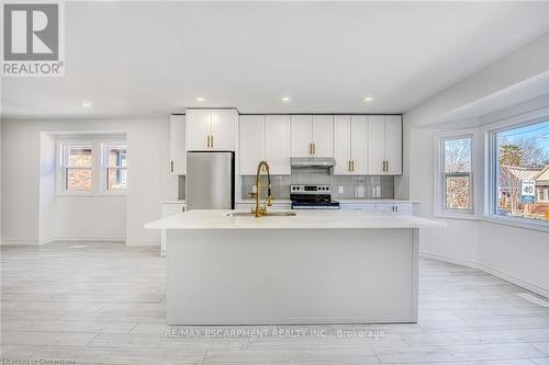 316 Houghton Avenue, Hamilton, ON - Indoor Photo Showing Kitchen