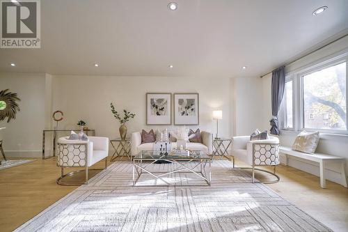 418 Davenport Road, Toronto, ON - Indoor Photo Showing Living Room