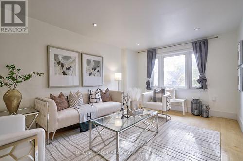 418 Davenport Road, Toronto, ON - Indoor Photo Showing Living Room