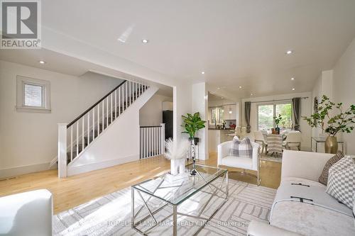 418 Davenport Road, Toronto, ON - Indoor Photo Showing Living Room