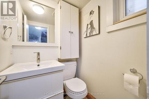 418 Davenport Road, Toronto, ON - Indoor Photo Showing Bathroom