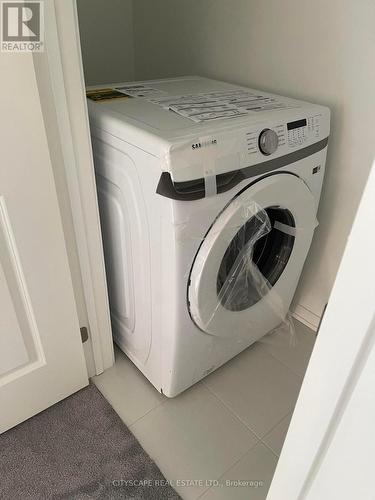 788 Heathrow Path, Oshawa, ON - Indoor Photo Showing Laundry Room