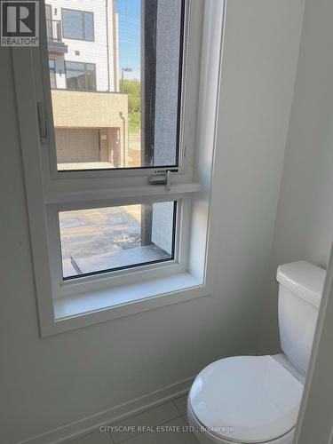 788 Heathrow Path, Oshawa, ON - Indoor Photo Showing Bathroom