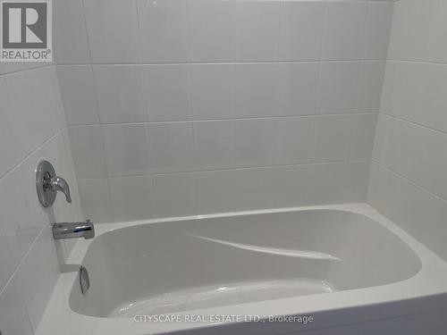 788 Heathrow Path, Oshawa, ON - Indoor Photo Showing Bathroom