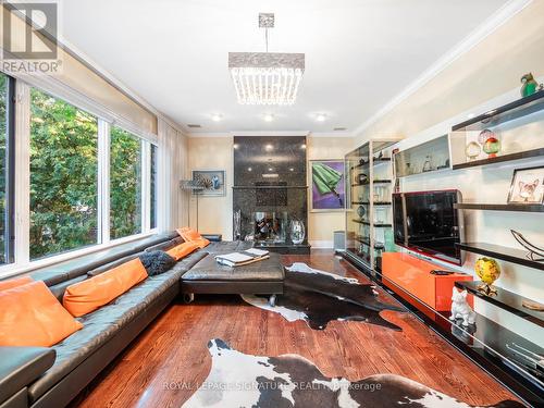 65 Charles Street, Vaughan, ON - Indoor Photo Showing Living Room