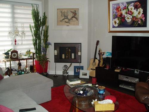 Salon - 179 Boul. De La Cité-Des-Jeunes, Vaudreuil-Dorion, QC - Indoor Photo Showing Living Room With Fireplace