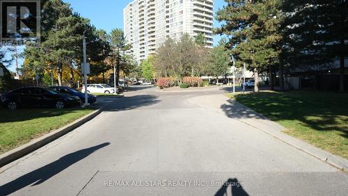 332 - 3 Greystone Walk Drive, Toronto, ON - Outdoor