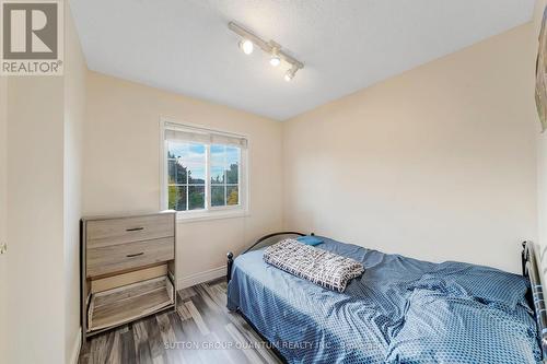 7421 Doverwood Drive, Mississauga, ON - Indoor Photo Showing Bedroom