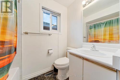 7421 Doverwood Drive, Mississauga, ON - Indoor Photo Showing Bathroom