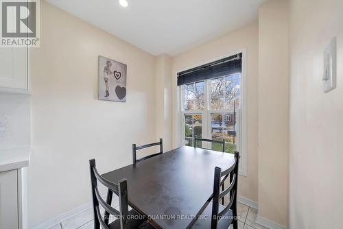 7421 Doverwood Drive, Mississauga, ON - Indoor Photo Showing Dining Room