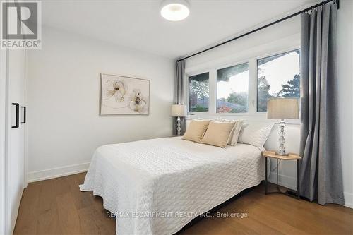 5394 Bird Cage Walk, Burlington, ON - Indoor Photo Showing Bedroom