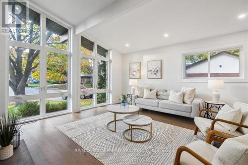 5394 Bird Cage Walk, Burlington, ON - Indoor Photo Showing Living Room