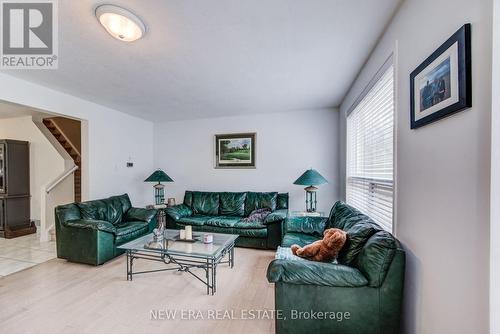 45 Critcher Avenue, Cambridge, ON - Indoor Photo Showing Living Room