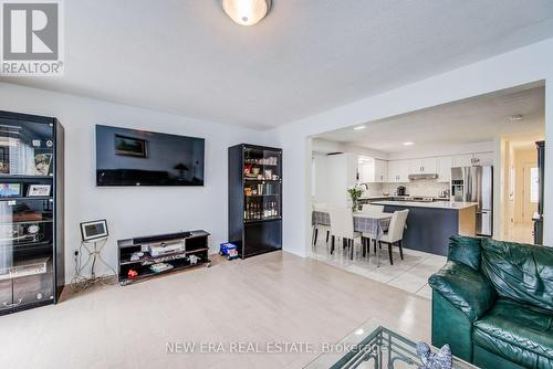 45 Critcher Avenue, Cambridge, ON - Indoor Photo Showing Living Room