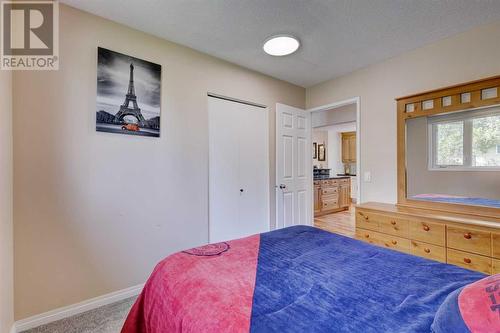 940 Rundlecairn Way Ne, Calgary, AB - Indoor Photo Showing Bedroom