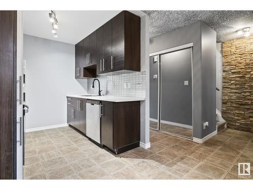 3191 139 Av Nw Nw, Edmonton, AB - Indoor Photo Showing Kitchen