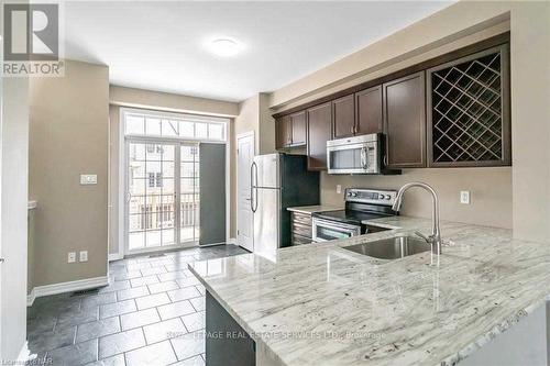 79 - 541 Winston Road, Grimsby, ON - Indoor Photo Showing Kitchen With Upgraded Kitchen