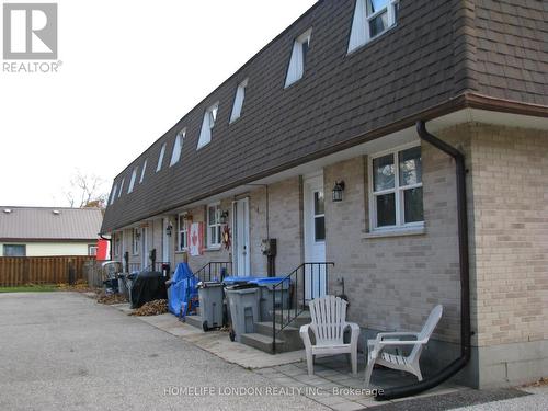 337-339 Saulsbury Street E, Strathroy-Caradoc (Nw), ON - Outdoor With Exterior